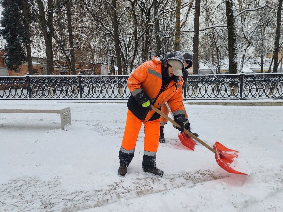 В Лосино-Петровском очистили дорогу на улице Ленина