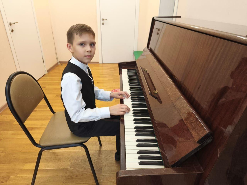 Юные музыканты Люберец выступили с концертом перед детьми из Курской области