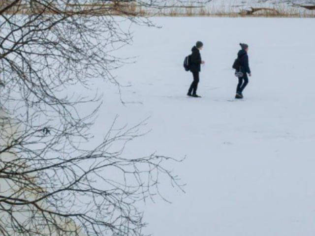 В Черноголовке девочку, провалившуюся под лед, спасли с помощью ватрушки