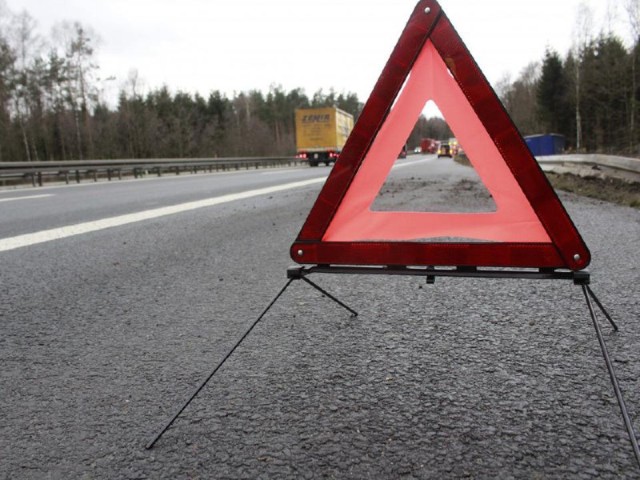 В Ленинском округе эвакуатор врезался в такси