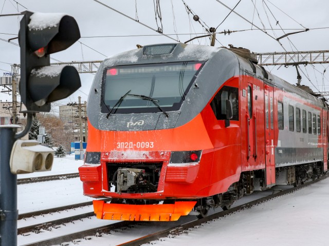 В Подмосковье подростки напали на электричку