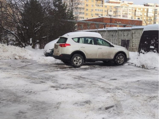 В Звенигороде почистили от снега и наледи проезд Ветеранов