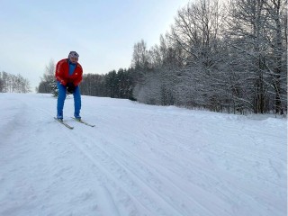 В Бушарино местные жители сделали лыжную трассу и установили указатели