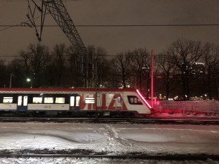 Пассажирам напомнили, куда обращаться, если забыли вещи в электричке на МЦД