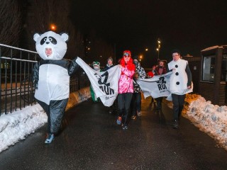 Панда, лягушка, и снеговик пробежали по улицам Орехово-Зуева