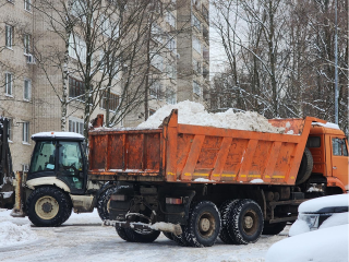 Горы снега из дворов Фрязина будут вывозить на праздниках