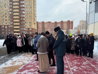 Долгопрудненские учреждения потренировались в эвакуации при ракетной и пожарной угрозах