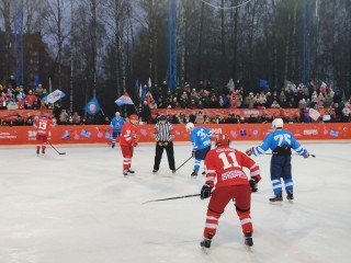 На матче проекта «Выходи играть во двор» в Черноголовке — полные трибуны