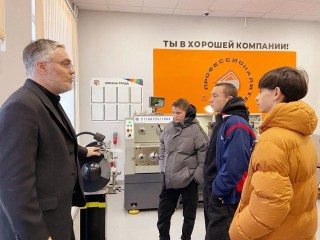 Школьники из Пушкино познакомились с современным производством труб в Подмосковье