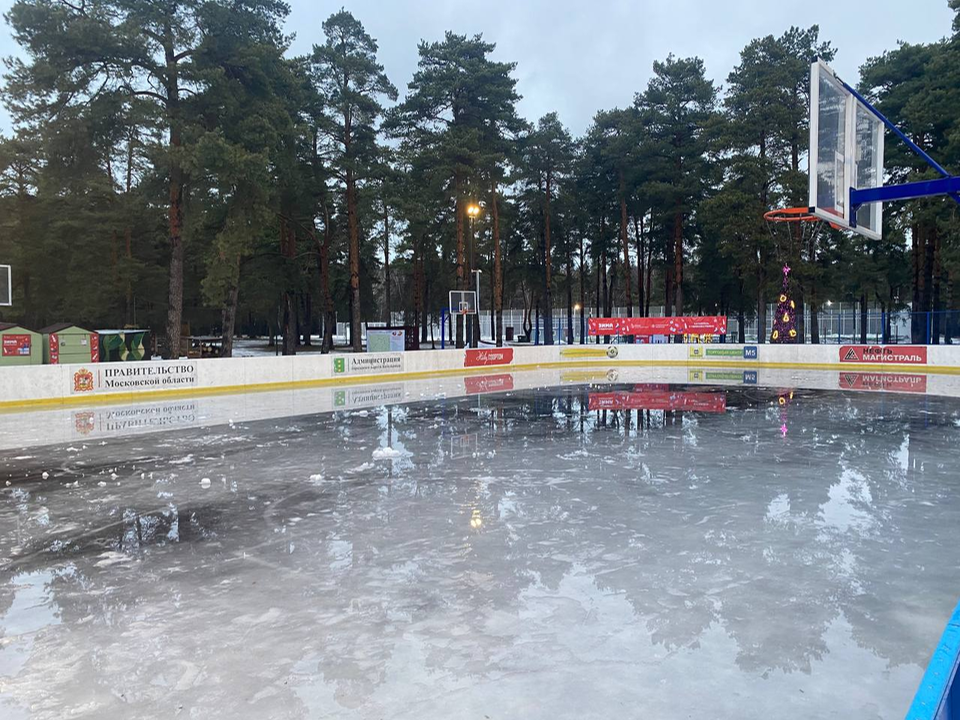 Каток в Кузьминском парке временно закрыт из-за непогоды