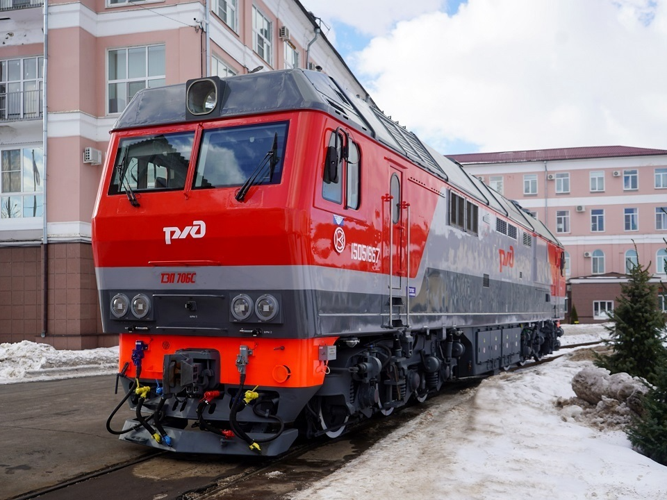 Первый пассажирский тепловоз с системой автоматического запуска дизеля разработали в Коломне