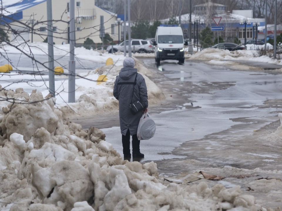 Тротуар в поселке Голубое восстановят после подтопления