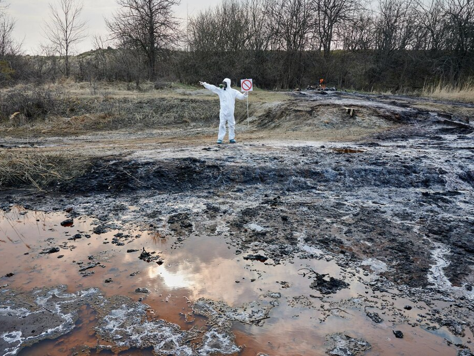 Житель Электрогорска поможет очистить пляж Анапы от мазута