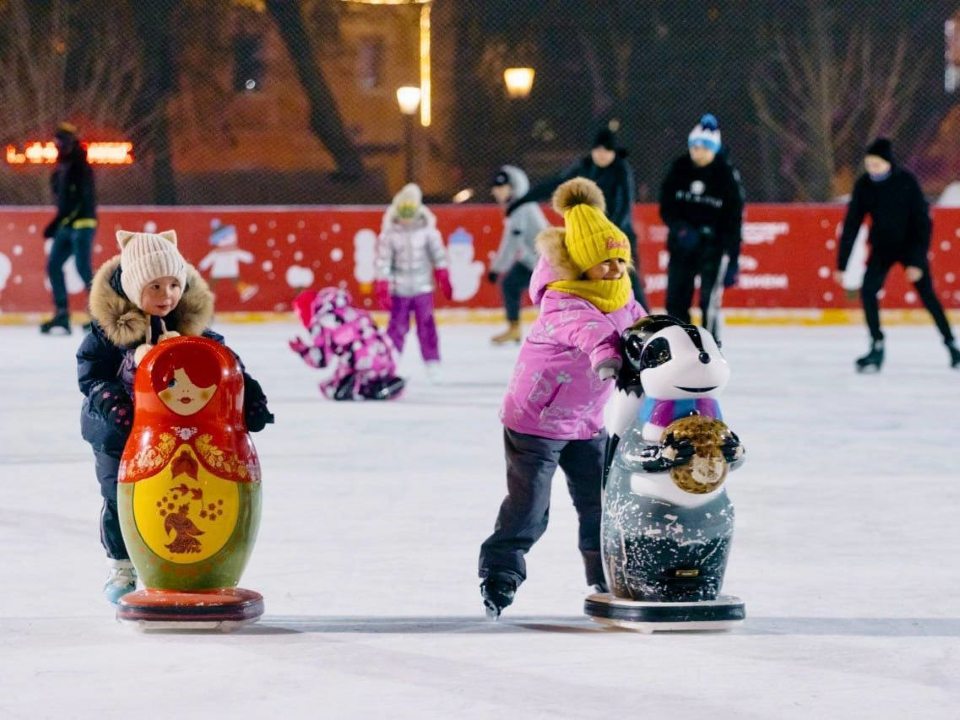 Центральный каток Чехова временно закрыли из-за оттепели