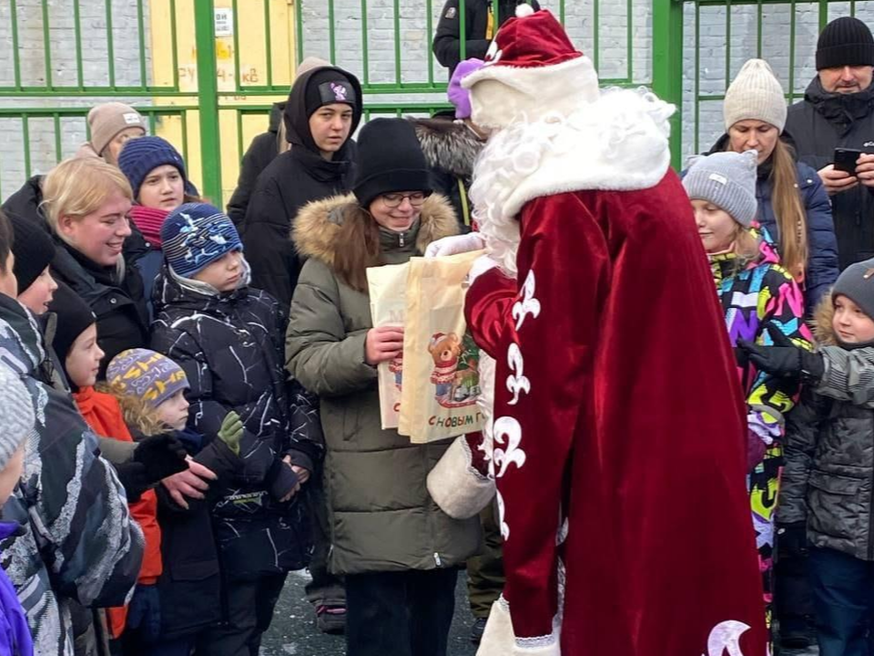 Жители Люберец отмечают Новый год во дворах многоэтажек