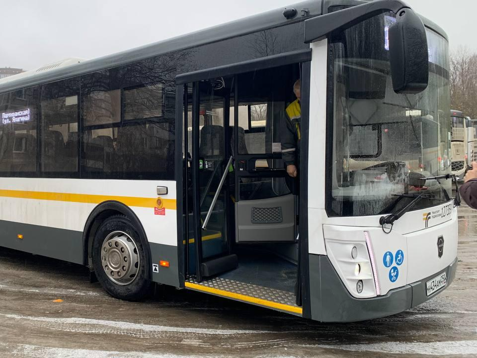 На трех электростальских маршрутах начали работать новые автобусы