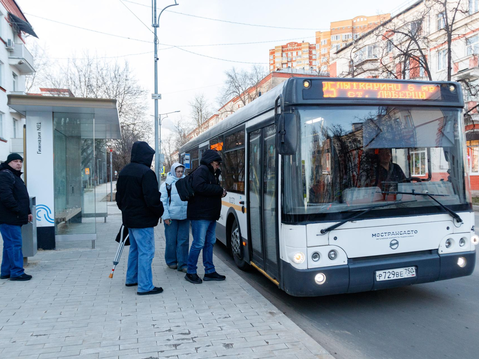 Лыткаринцы рассказали об удобствах новых остановок на центральной улице