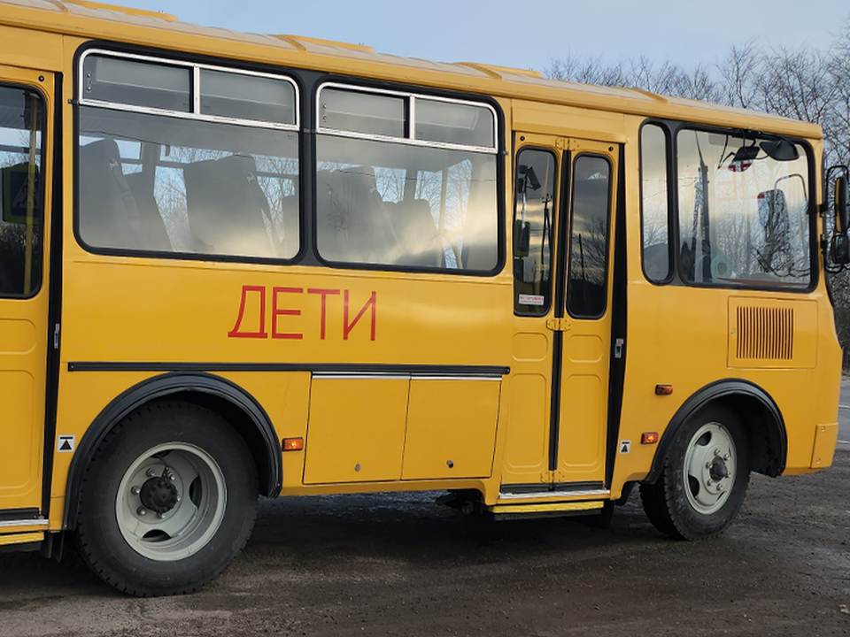 Новый школьный автобус будет заезжать за детьми в деревню Сырьево