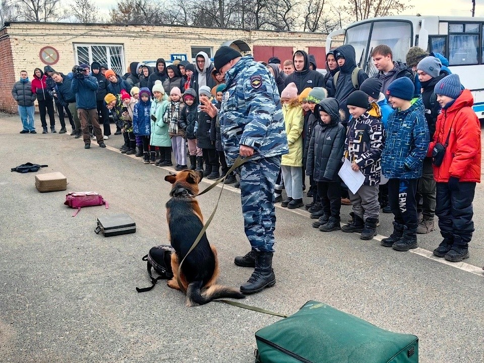 Луховицкие полицейские встретили «Студенческий десант»