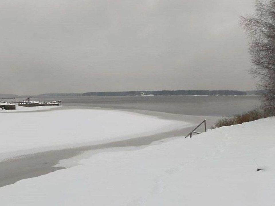 Мытищинцам запретили выходить на лед Пяловского водохранилища