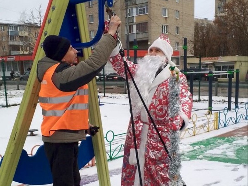 В Алябьевском сквере Пущина поставили скамейки