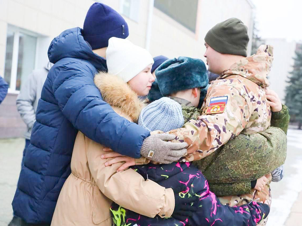 Выпускник серпуховского колледжа отправился добровольцем в зону СВО