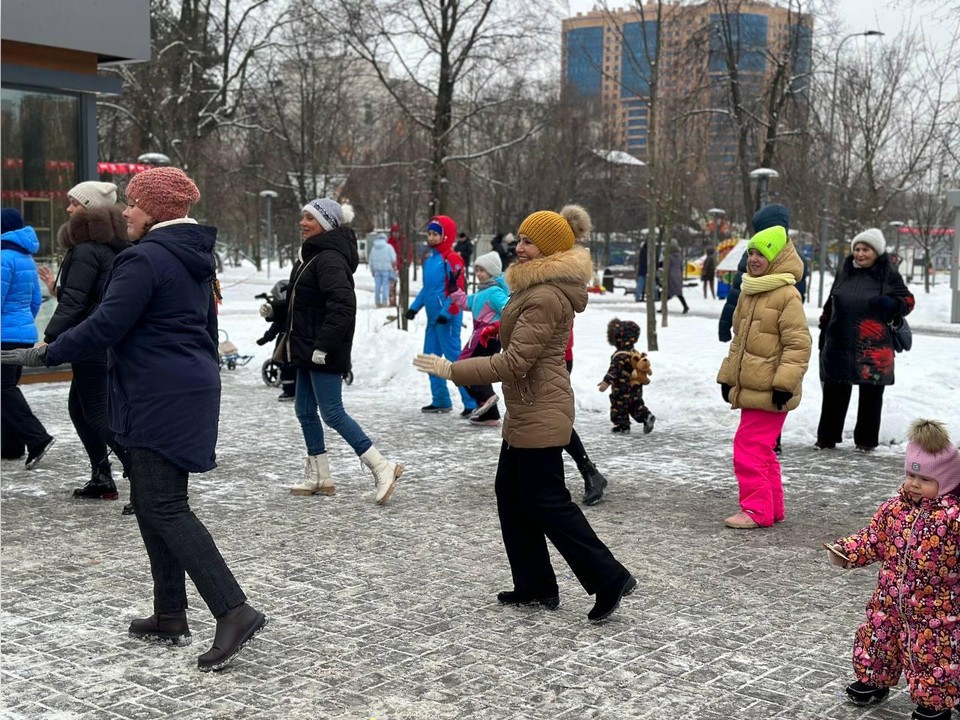 В городских парках ежедневно проходят тренировки и мастер-классы