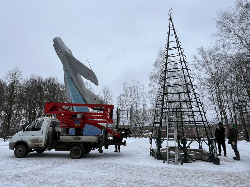 Новогодний декор разбирают в парках Наро-Фоминска