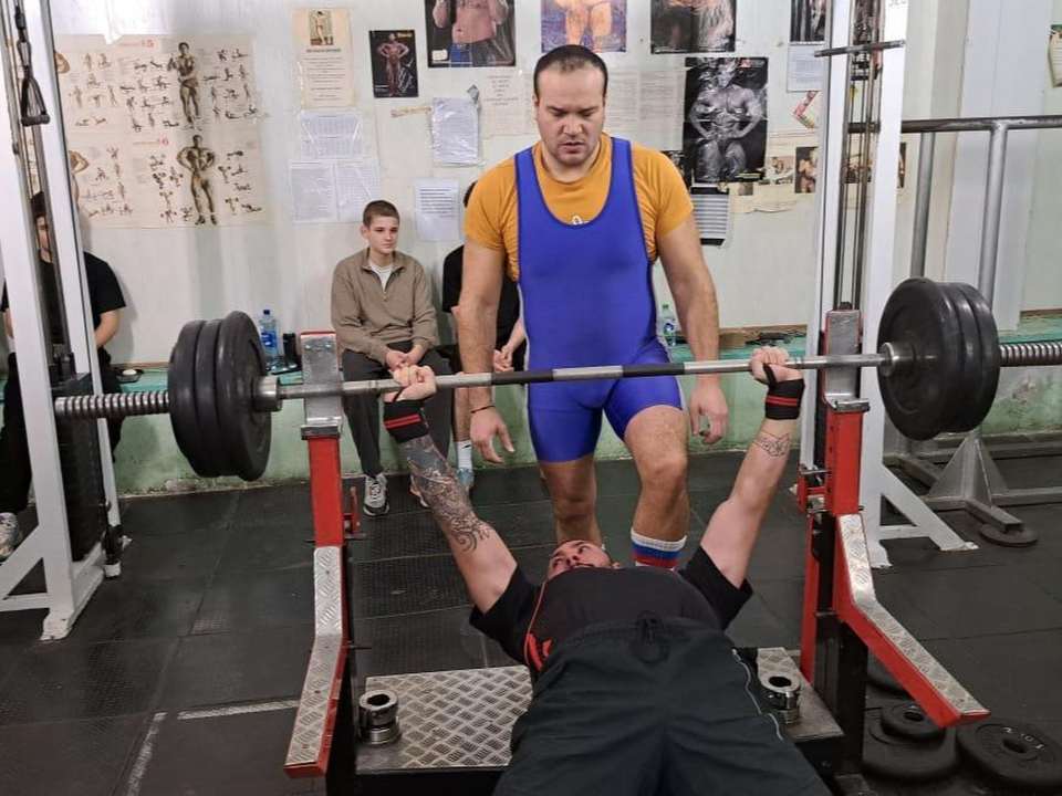 Жуковчанин стал абсолютным рекордсменом городских соревнований по жиму лежа