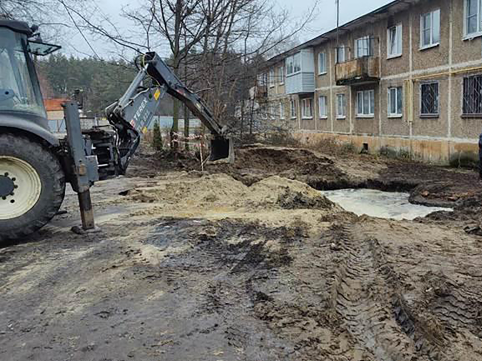 Властям рекомендовали заменить водопровод к многоэтажке в Виноградове