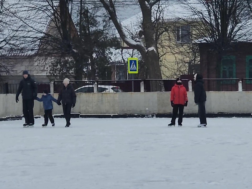 Стало известно расписание работы катка на стадионе «Центральный» в Бронницах