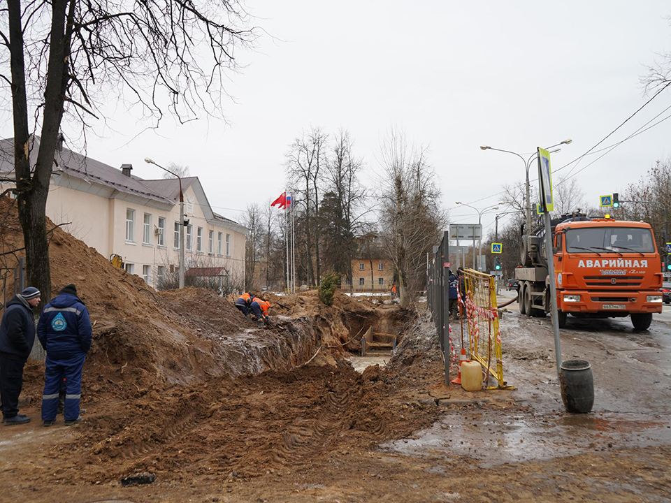 Специалисты Щелковского водоканала отремонтировали школьный водопровод