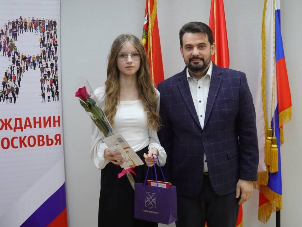 Ружанам торжественно вручили первые паспорта и подарки
