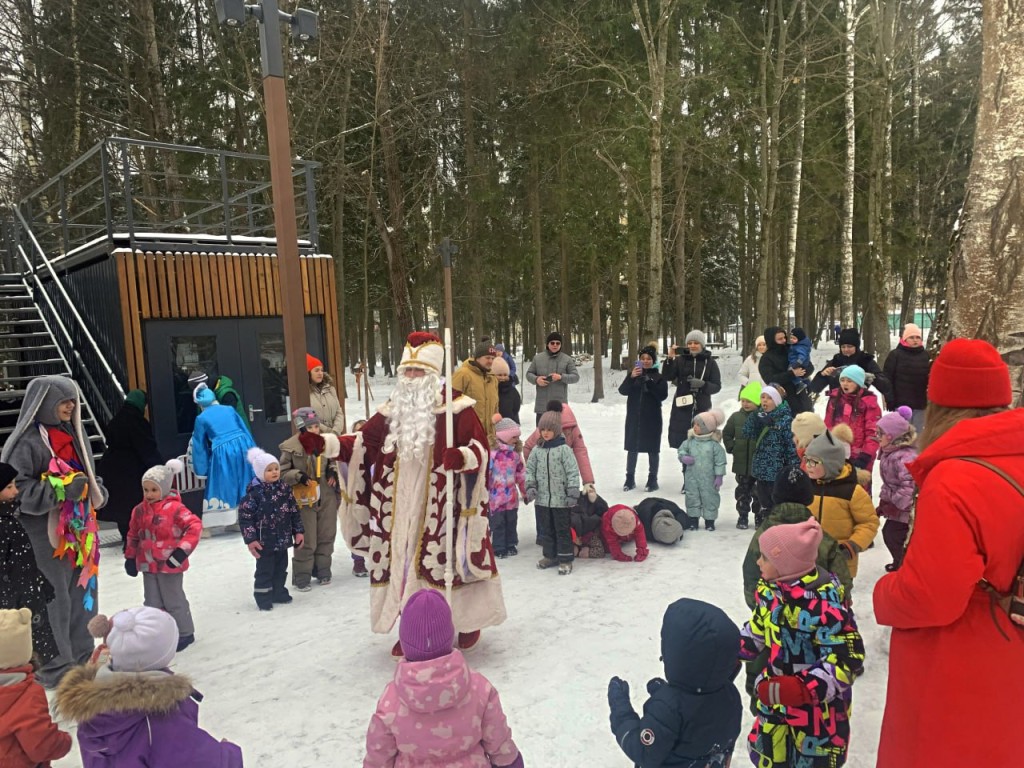 Рождество у костра отметили краснознаменцы в Беличьем парке