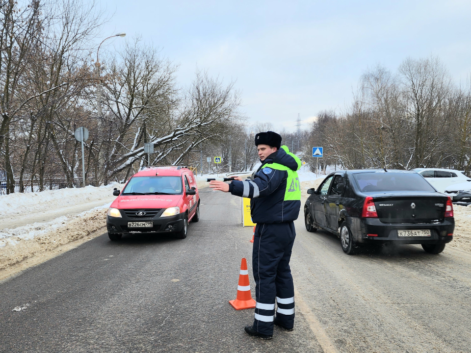 Домодедовских водителей просят быть осторожней на дорогах из-за погоды