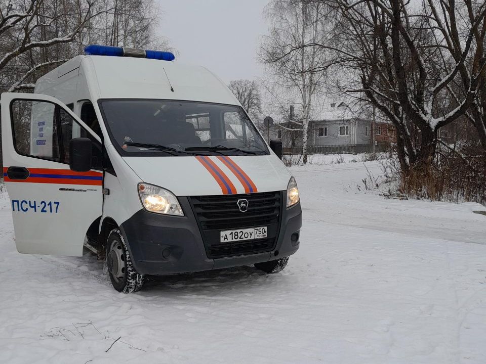 Спасатели помогли медикам госпитализировать в больницу мужчину с инсультом