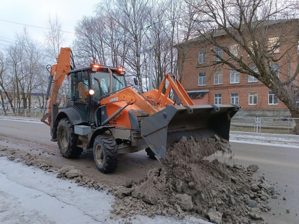 На улице Школьной очистили дорогу