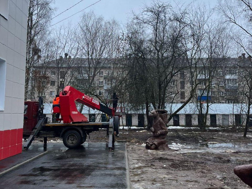 В Дубне начали кронировать деревья с приходом плюсовых температур