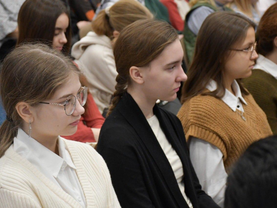 Выпускники жуковских школ узнали о востребованных профессиях в авиационной отрасли