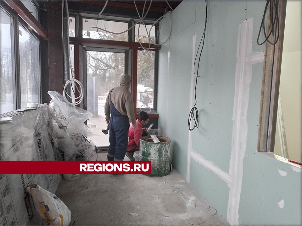 В Восходе приступили к внутренней отделке контрольно-пропускного пункта