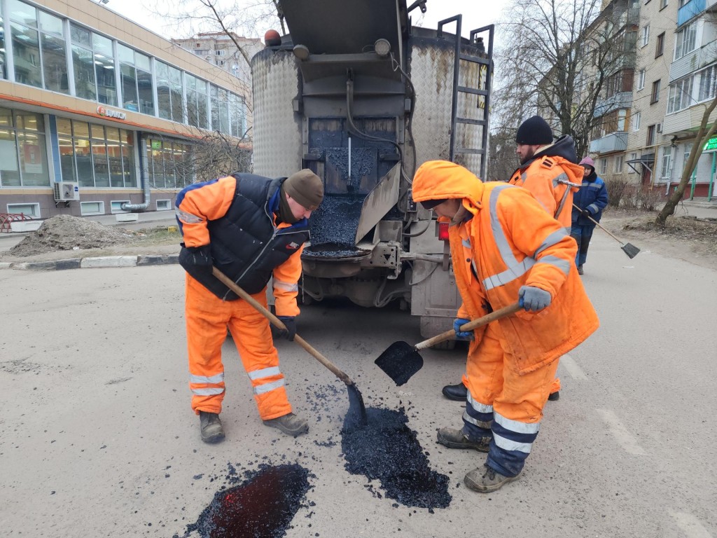 На перекрестке Сосновой и Багратиона отремонтировали дорогу