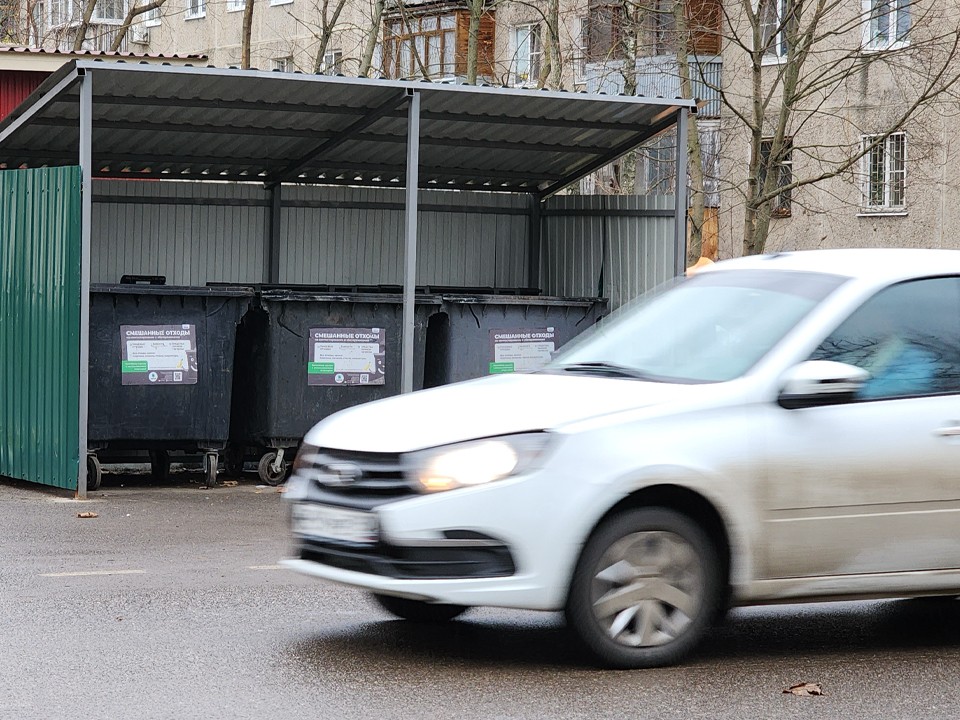 В Подмосковье выявлено около 100 случаев незаконной парковки в каникулы