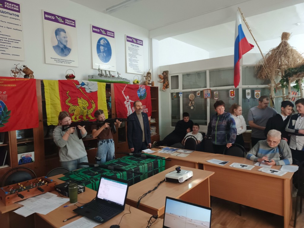 Дети из школы №15 показали свою меткость в лазерном тире