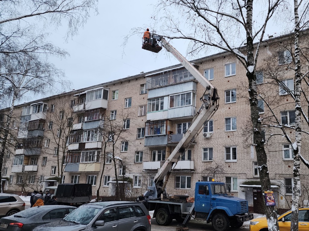 В нескольких поселках под Рузой отремонтировали кровли домов