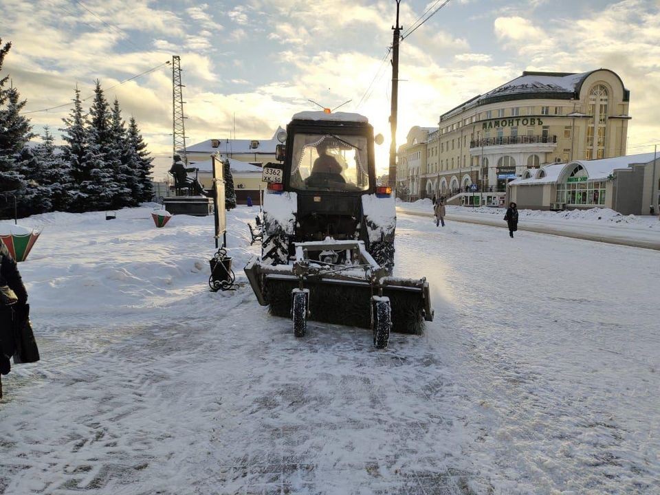 Дорожные службы расчистили от снега улицы городов Подмосковья