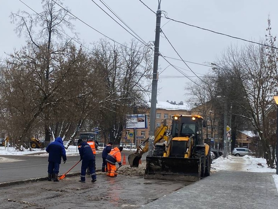 Центральные улицы в Волоколамске очистили от снега и льда