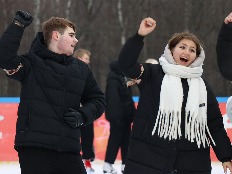 На льду отметили свой праздник ступинские студенты