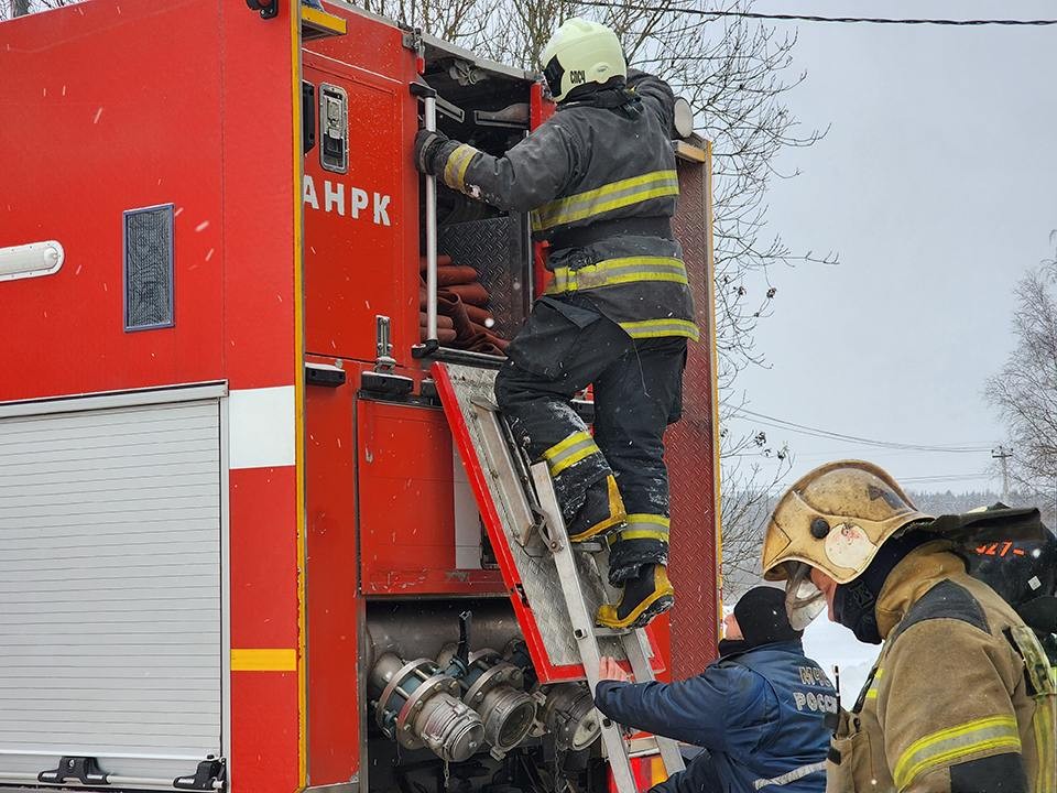 Пожар уничтожил дом в деревне Базарово