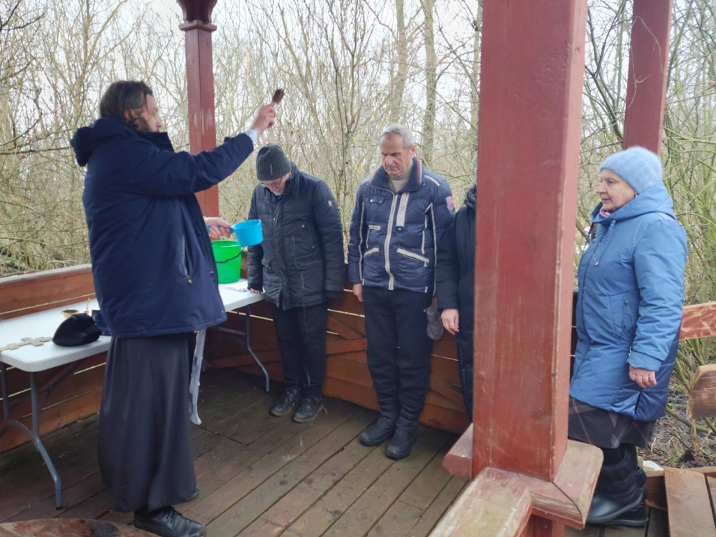 Первые крещенские купания прошли в купели деревни Кувшиново под Зарайском