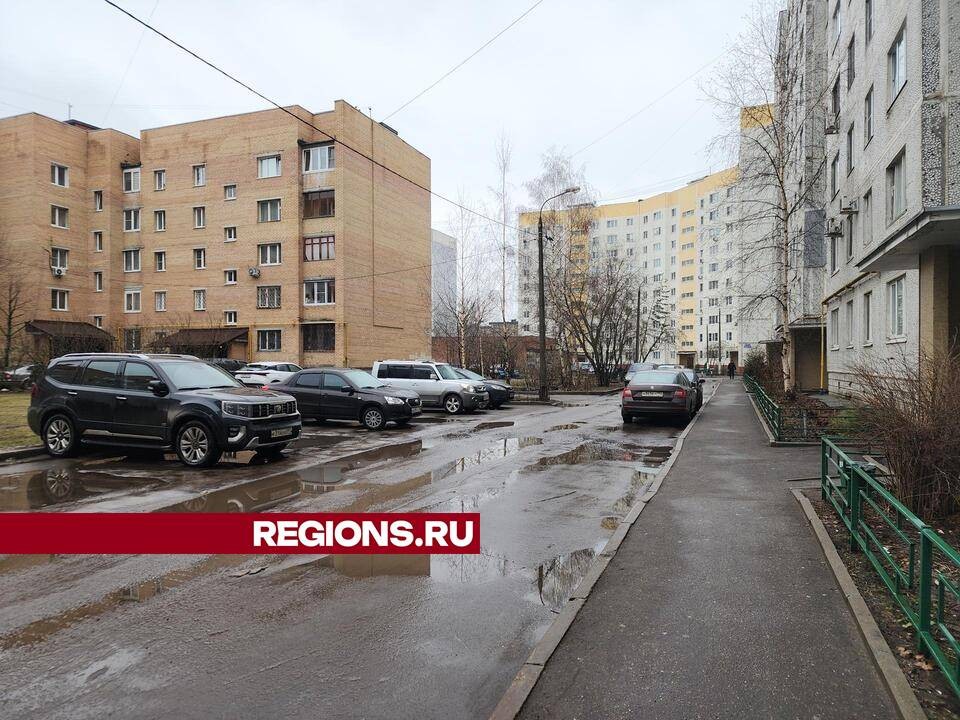 Жители Орехово-Зуева попросили обустроить дополнительную парковку на улице Северной